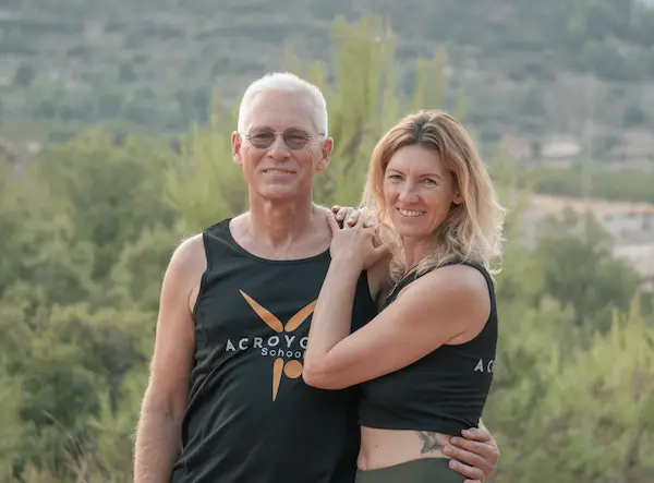 ZUZANA & FRED ACROYOGA